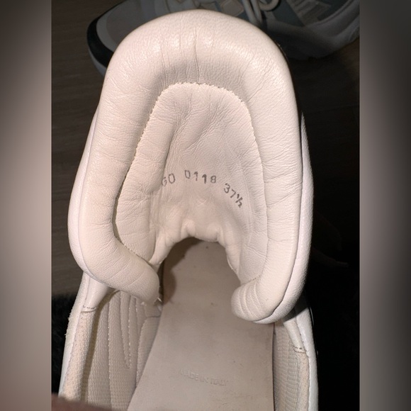 Louis Vuitton LV Archlight Sneakers - Picture 11 of 14